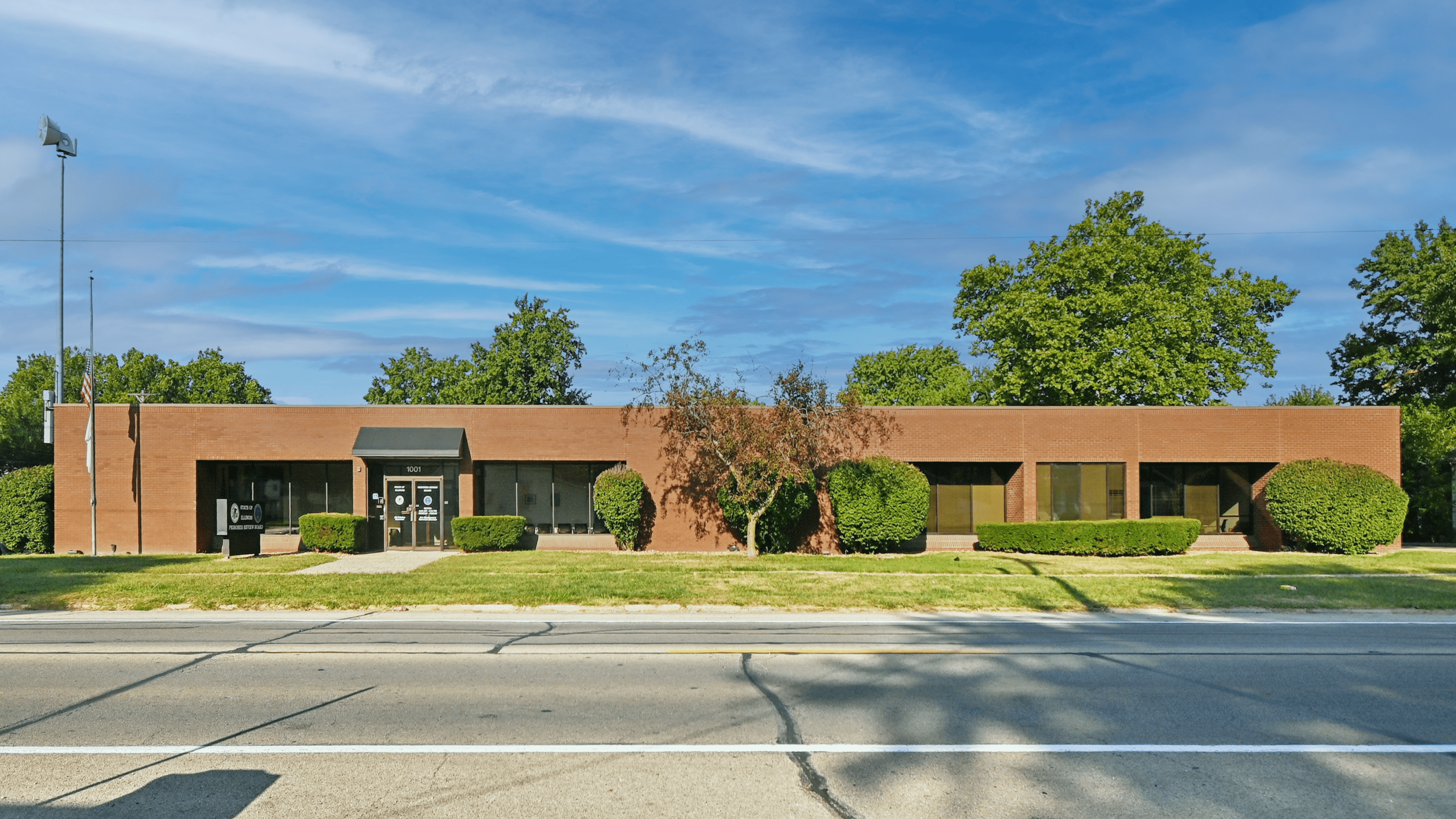 1001 N Walnut St, Exterior Building Photo - undefined Office Property for Sale - 1001 N Walnut St, Springfield, Illinois, 62702 (1)