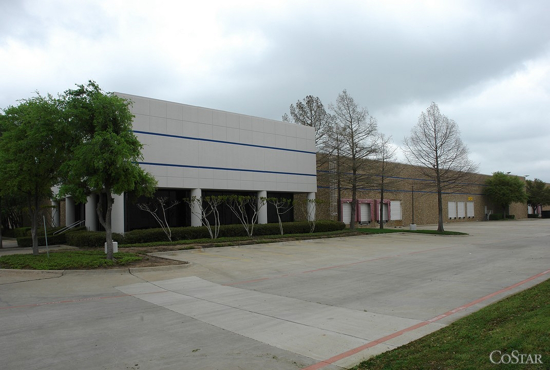 Industrial Property for Lease - 13755 Diplomat Dr, Farmers Branch, Texas, 75234-8926 (2)