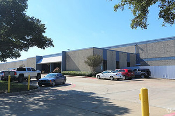 Industrial Space for Lease - 1255 Champion Cir, Carrollton, TX, 75006-6802
