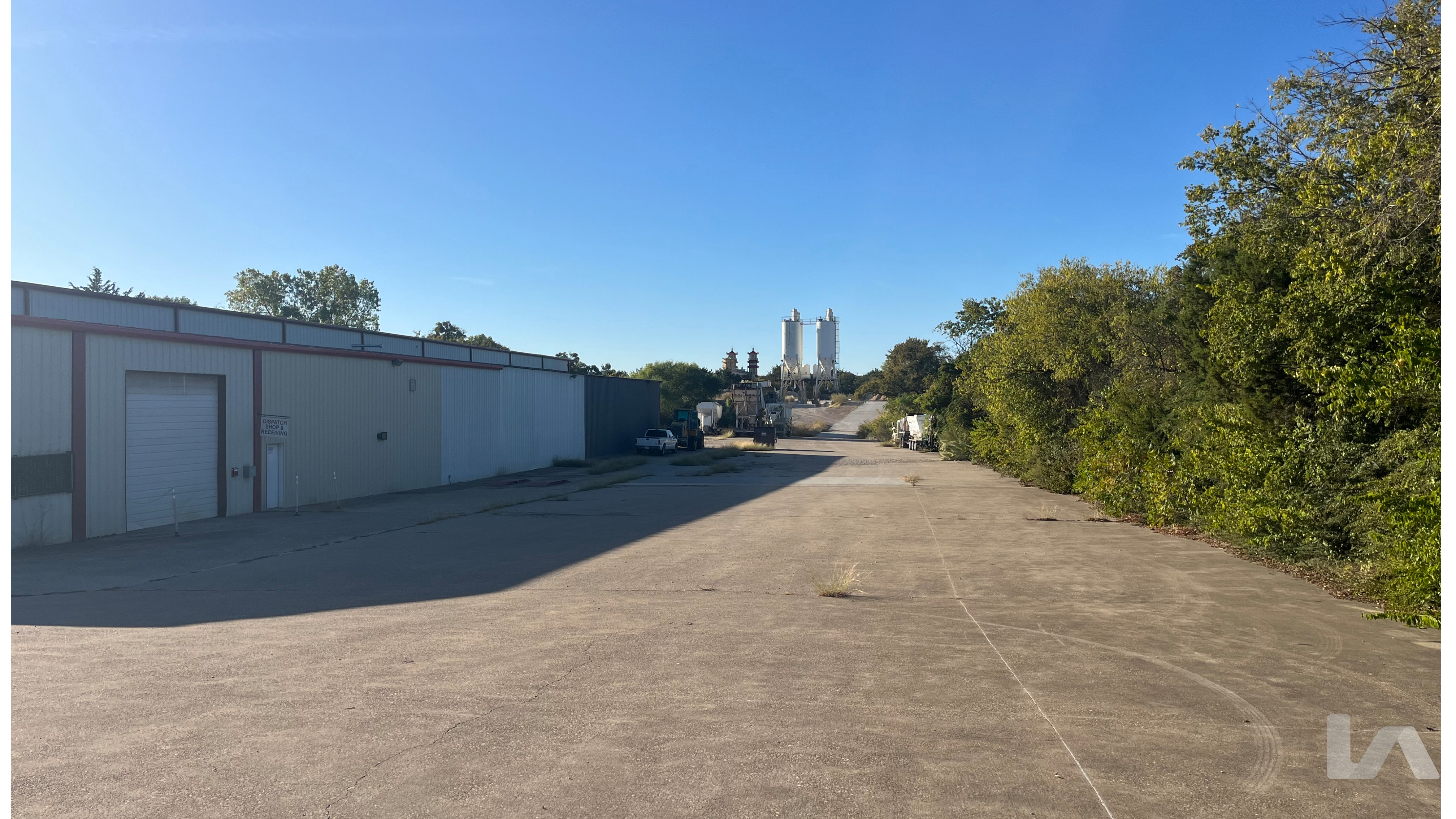5526 Crystal Lake Blvd, Exterior Building Photo - undefined Industrial Property for Lease - 5526 Crystal Lake Blvd, Dallas, Texas, 75236 (5)