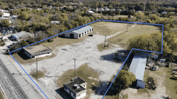 Industrial Building for Sale - 4816 Texoma Pkwy, Denison, TX, 75090