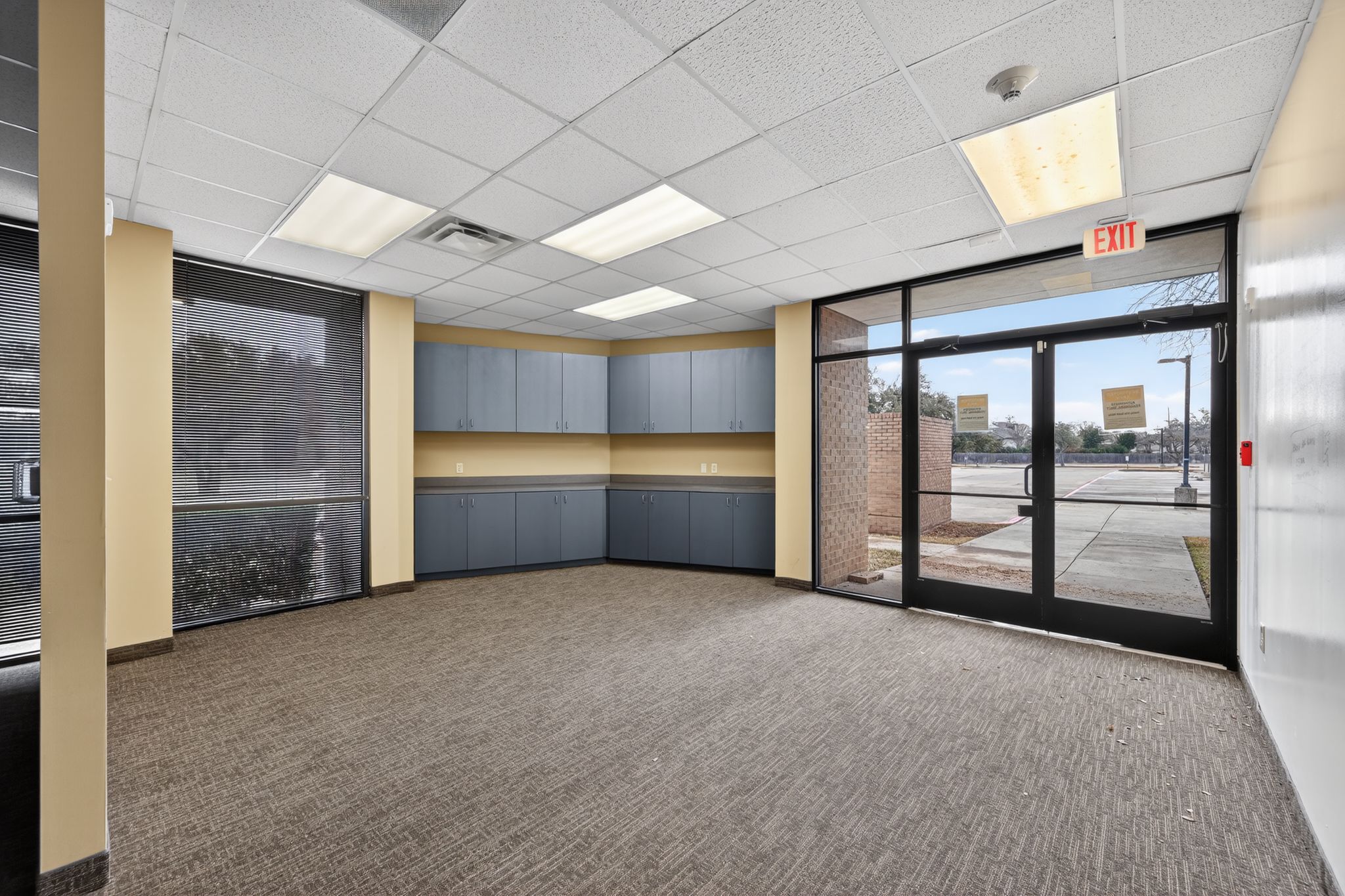 Flex Property for Lease or Sale - 9250 Amberton Pkwy, Dallas, Texas, 75243 (4)