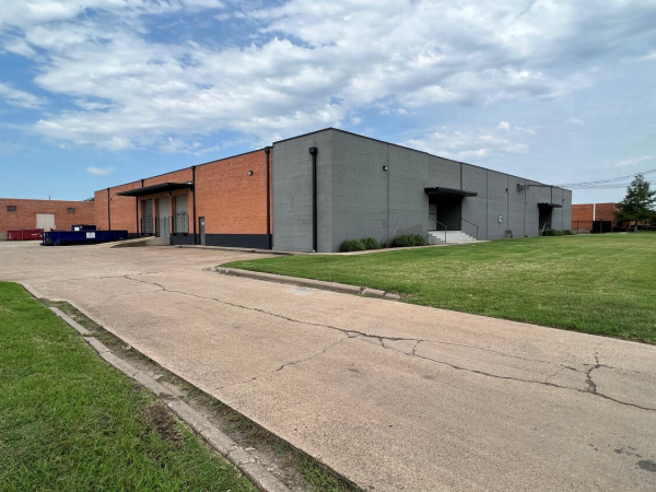 Industrial Building for Sale - 8105 Sovereign Row, Dallas, TX, 75247
