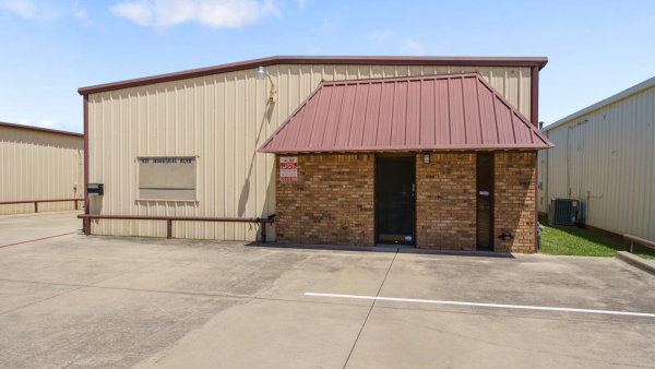 Industrial Space for Lease - 621 Industrial Blvd, Grapevine, TX, 76051