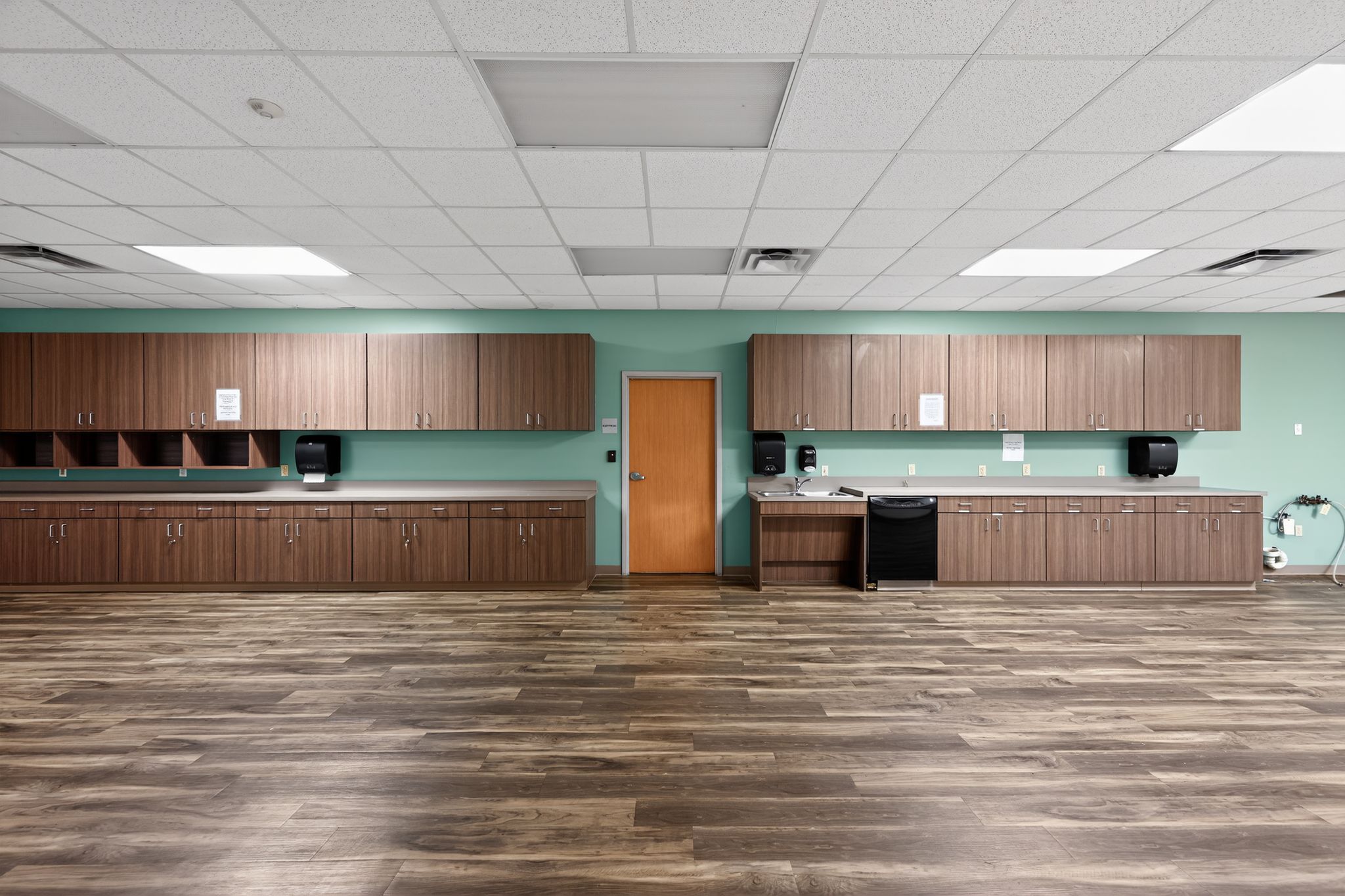 Flex Property for Lease or Sale - 9250 Amberton Pkwy, Dallas, Texas, 75243 (3)