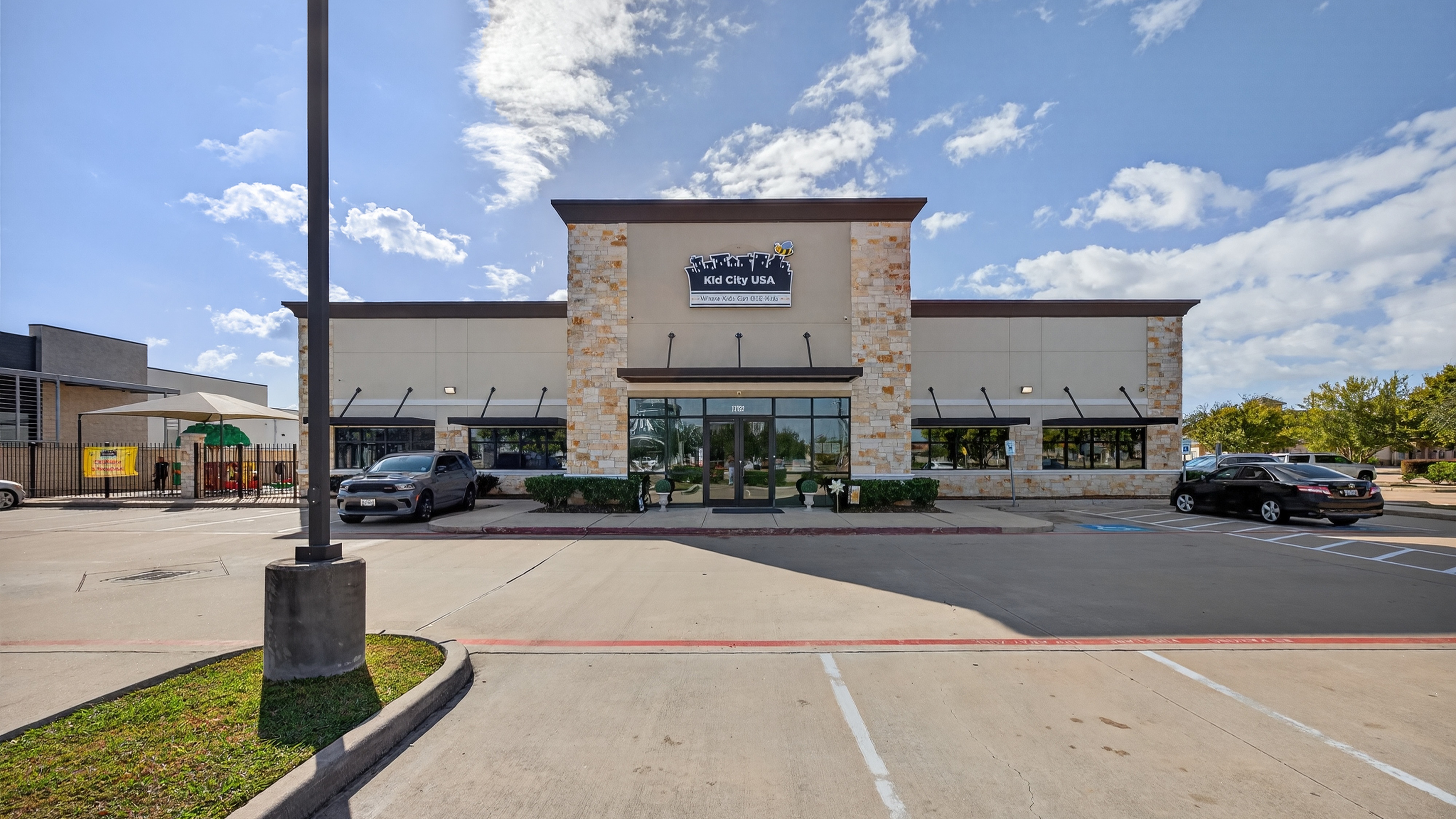 Retail Space for Sale - 12152 Shadow Creek Pkwy, Pearland, TX, 77584