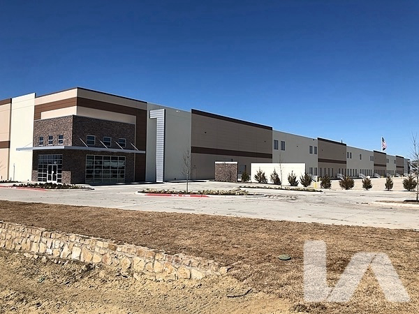 1131 W Bardin Rd, Exterior Building Photo - Looking north Industrial Property for Lease - 1131 W Bardin Rd, Arlington, Texas, 76017-5903 (4)