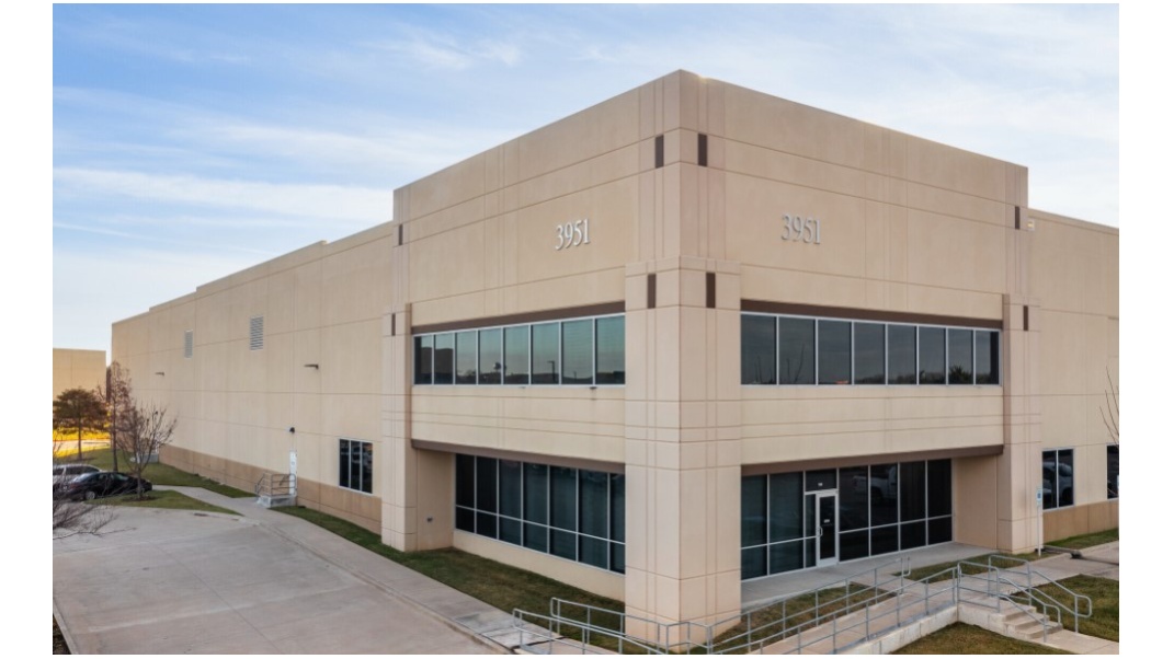 Industrial Property for Lease - 3951 Corporate Drive, Lancaster, Texas, 75134 (1)