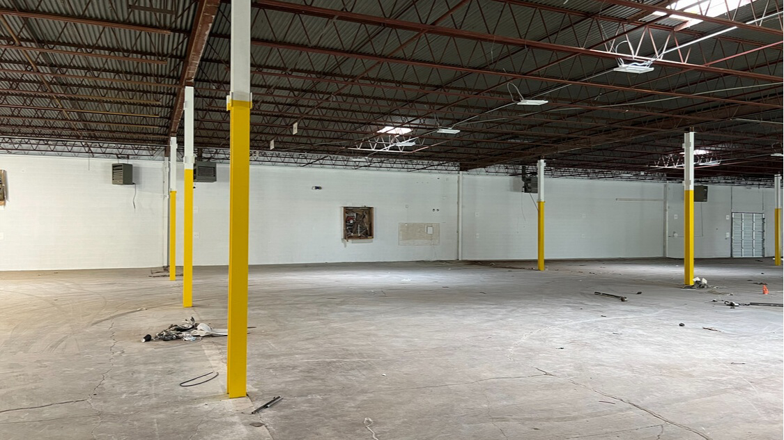 Industrial Property for Lease or Sale - 1121-1127 E Avenue J, Grand Prairie, Texas, 75050-2625 (2)