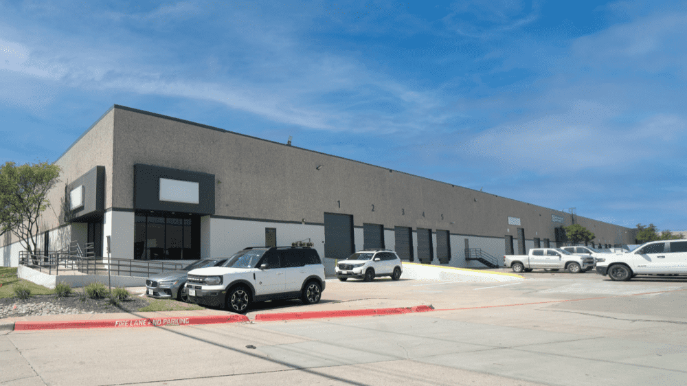 601-611 W Mockingbird Ln, Exterior Building Photo - undefined Industrial Property for Lease - 601-611 W Mockingbird Ln, Northeast Dallas, Texas, 75247 (1)