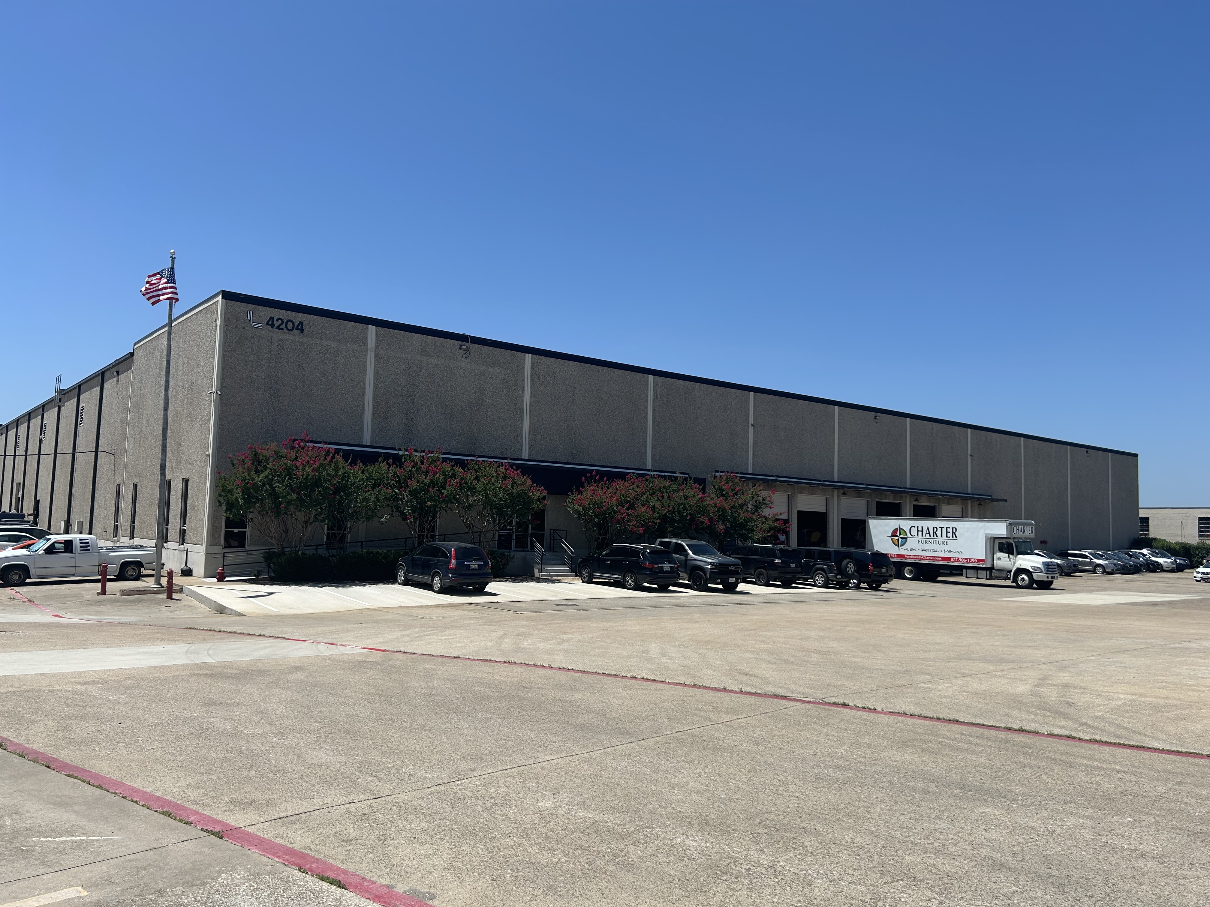 Industrial Space for Lease - 4204 Lindbergh Dr, Addison, TX, 75001-4537