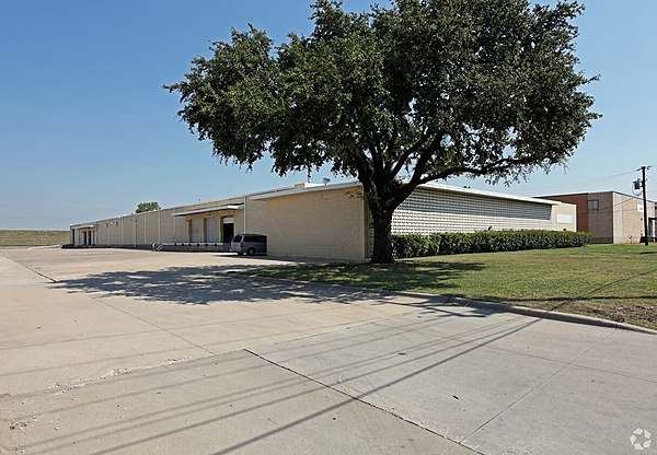 Industrial Building for Sale - 845 Regal Row, Dallas, TX, 75247
