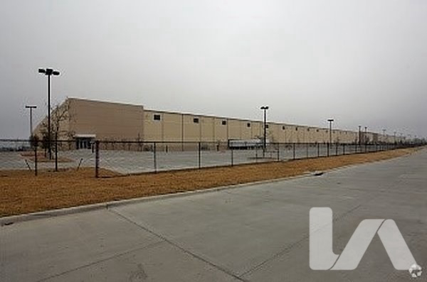 Industrial Space for Lease - 1221 E Centre Park Blvd, DeSoto, TX, 75115