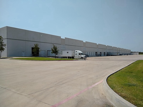15277 Heritage Pkwy, Exterior Building Photo - Northwest wall. Industrial Property for Lease - 15277 Heritage Pkwy, Fort Worth, Texas, 76177 (2)