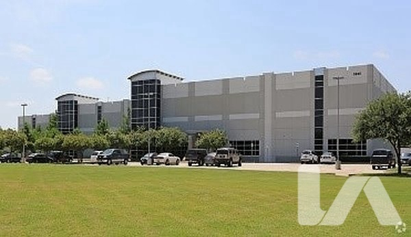 Industrial Space for Lease - 3845 Gifford St, Grand Prairie, TX, 75050