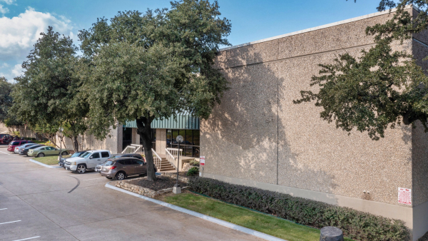 Industrial Space for Lease - 10707 N Stemmons Fwy, Dallas, TX, 75220-2419