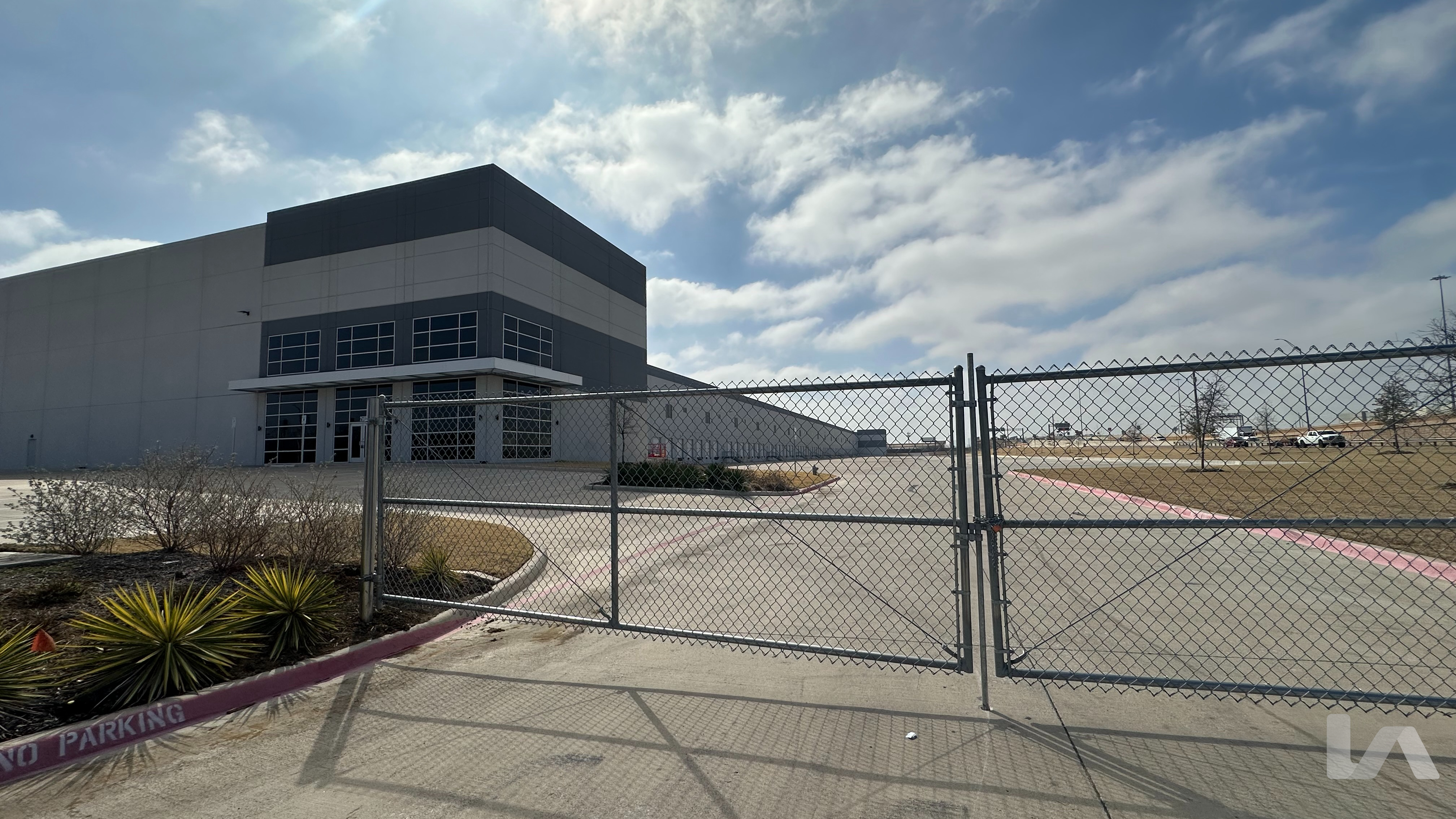 Industrial Property for Lease - 2500 Sylvania Cross Drive, Fort Worth, Texas, 76106 (3)