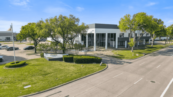 Industrial Property for Lease or Sale - 1401 Valwood Pkwy, Carrollton, TX, 75006