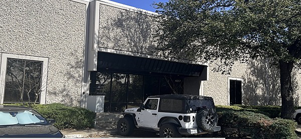 Industrial Space for Lease - 4255 Kellway Cir, Addison, TX, 75001
