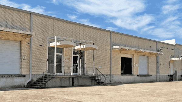 Industrial Space for Lease - 4330-4344 Bronze Way, Dallas, TX, 75237