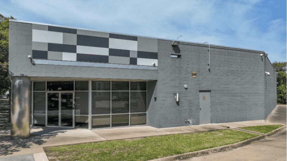 Industrial Property for Lease or Sale - 10105 Technology Blvd W, Dallas, Texas, 75220 (1)