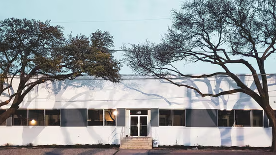 Industrial Building for Sale - 2828 Nagle St, Dallas, TX, 75220