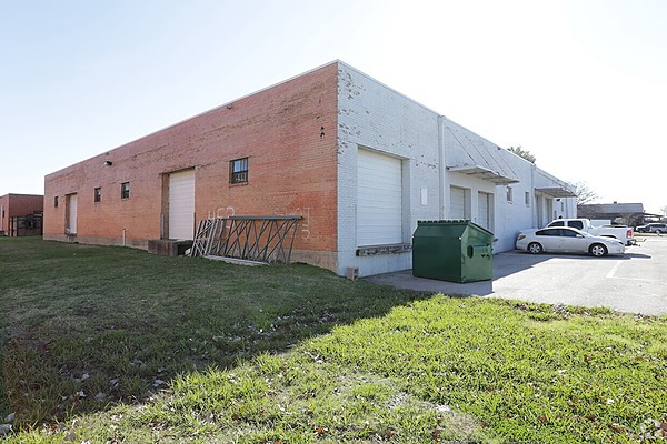 Industrial Property for Lease or Sale - 8500-8600 Sovereign Row, Dallas, Texas, 75247 (2)