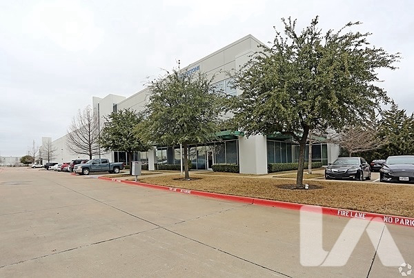 Industrial Space for Lease - 2200 Danieldale Rd, Lancaster, TX, 75134