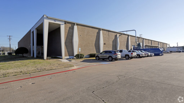 Industrial Space for Lease - 900-906 N Great Southwest Pky, Arlington, TX, 76011