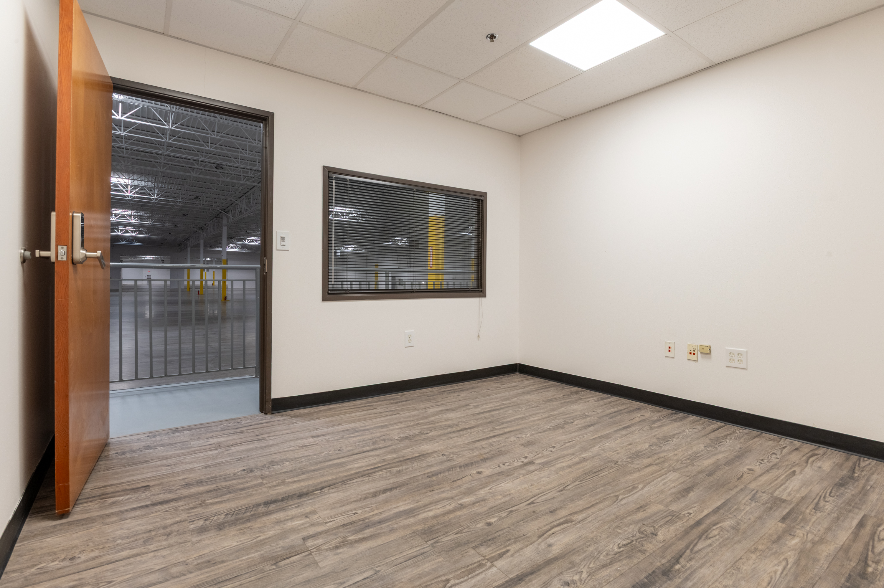 Industrial Property for Lease - 8721 Forney Rd, Dallas, Texas, 75227-4502 (4)