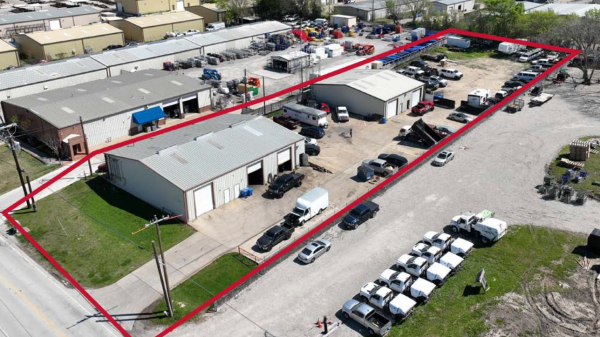 Industrial Building for Sale - 5010 Dexham Rd, Rowlett, TX, 75088
