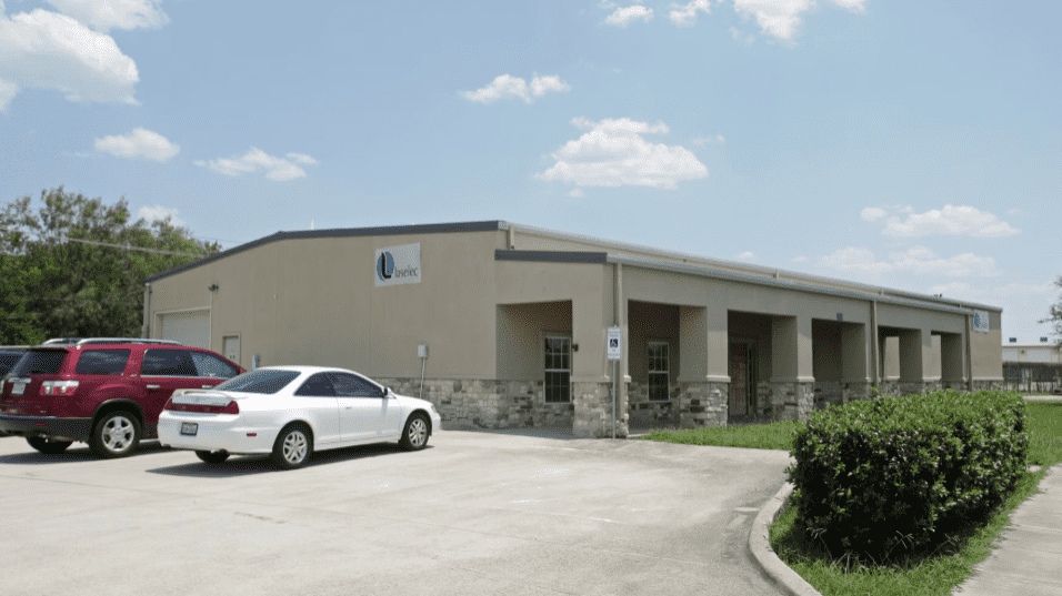 Industrial Property for Lease - 2605 North Forum Drive, Grand Prairie, Texas, 75052 (1)