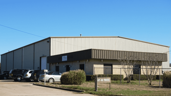 Industrial Property for Lease or Sale - 260 Gilbert Cir, Grand Prairie, TX, 75050