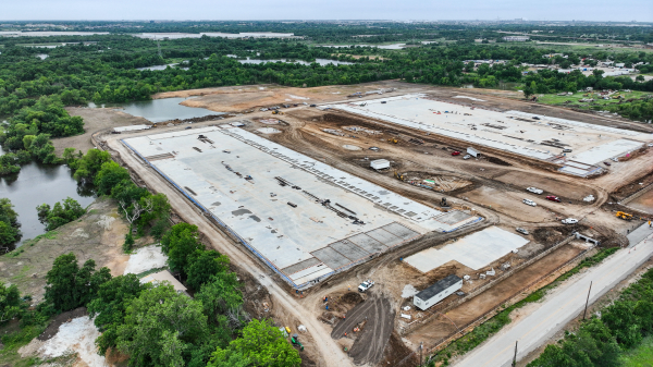 Industrial Space for Lease - 375 E Oakdale Rd - Building A, Grand Prairie, TX, 75050