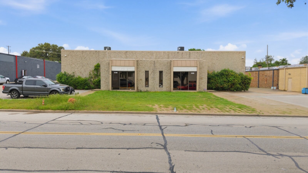 Industrial Building for Sale - 3106 Garden Brook Drive, Farmers Branch, TX, 75234