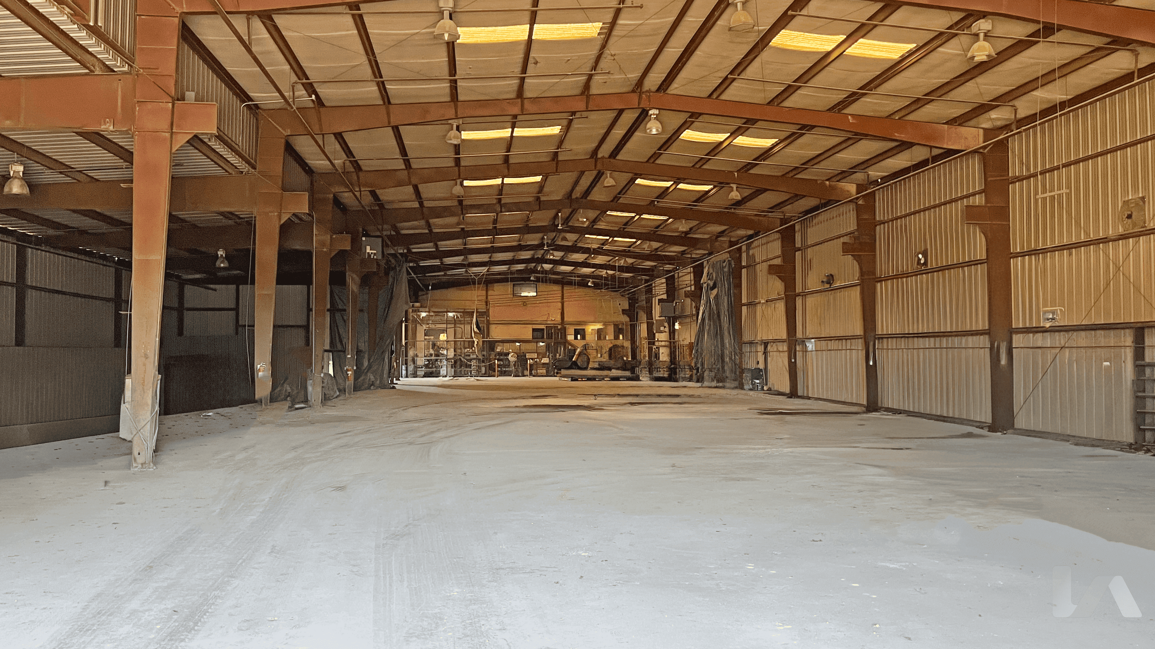 5526 Crystal Lake Blvd, Exterior Building Photo - undefined Industrial Property for Lease - 5526 Crystal Lake Blvd, Dallas, Texas, 75236 (3)