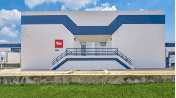 Industrial Property for Lease or Sale - 2570 W Commerce St, Dallas, TX, 75212