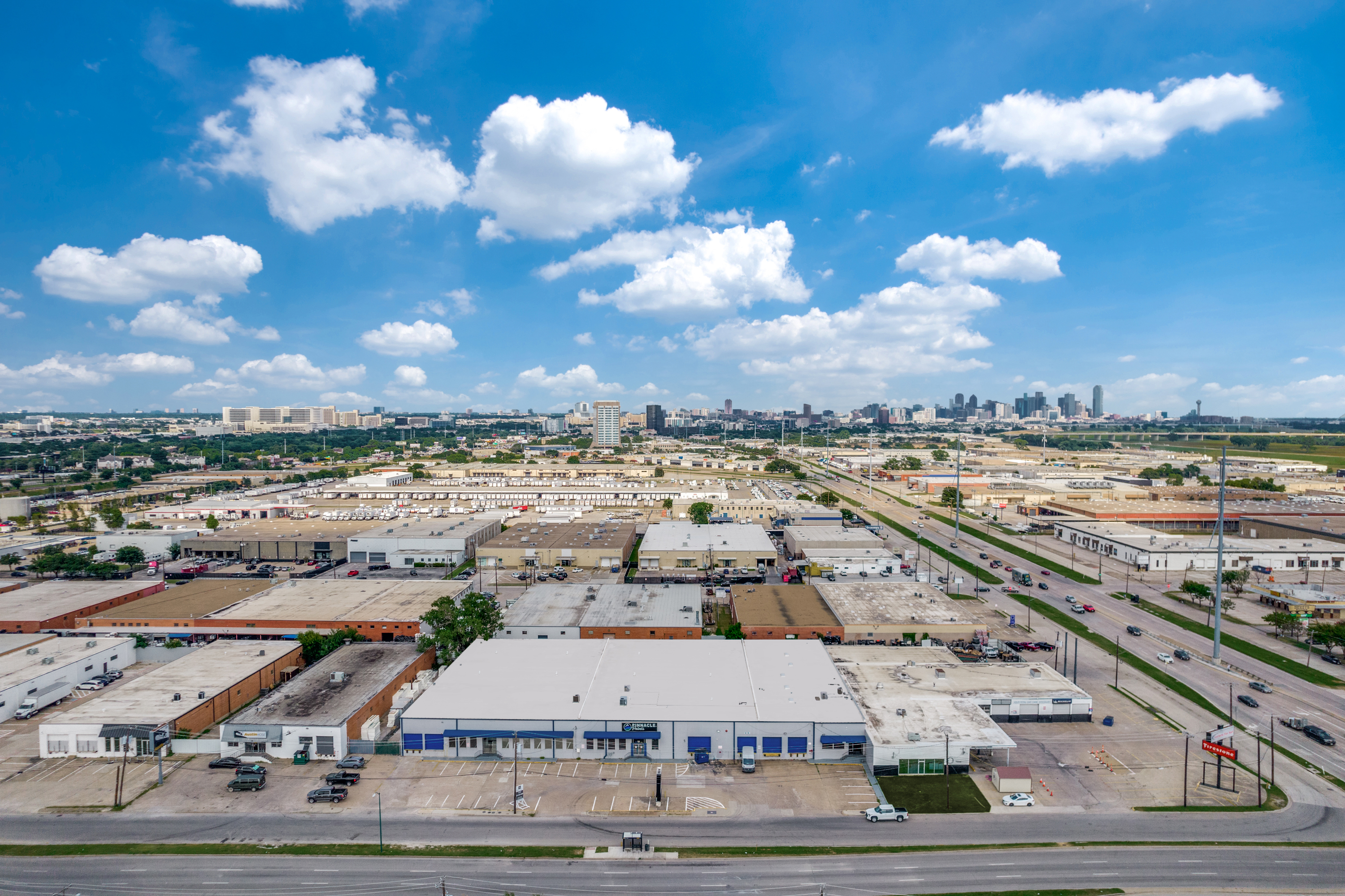 Industrial Property for Lease - 616-634 W Mockingbird Ln, Dallas, Texas, 75247 (2)
