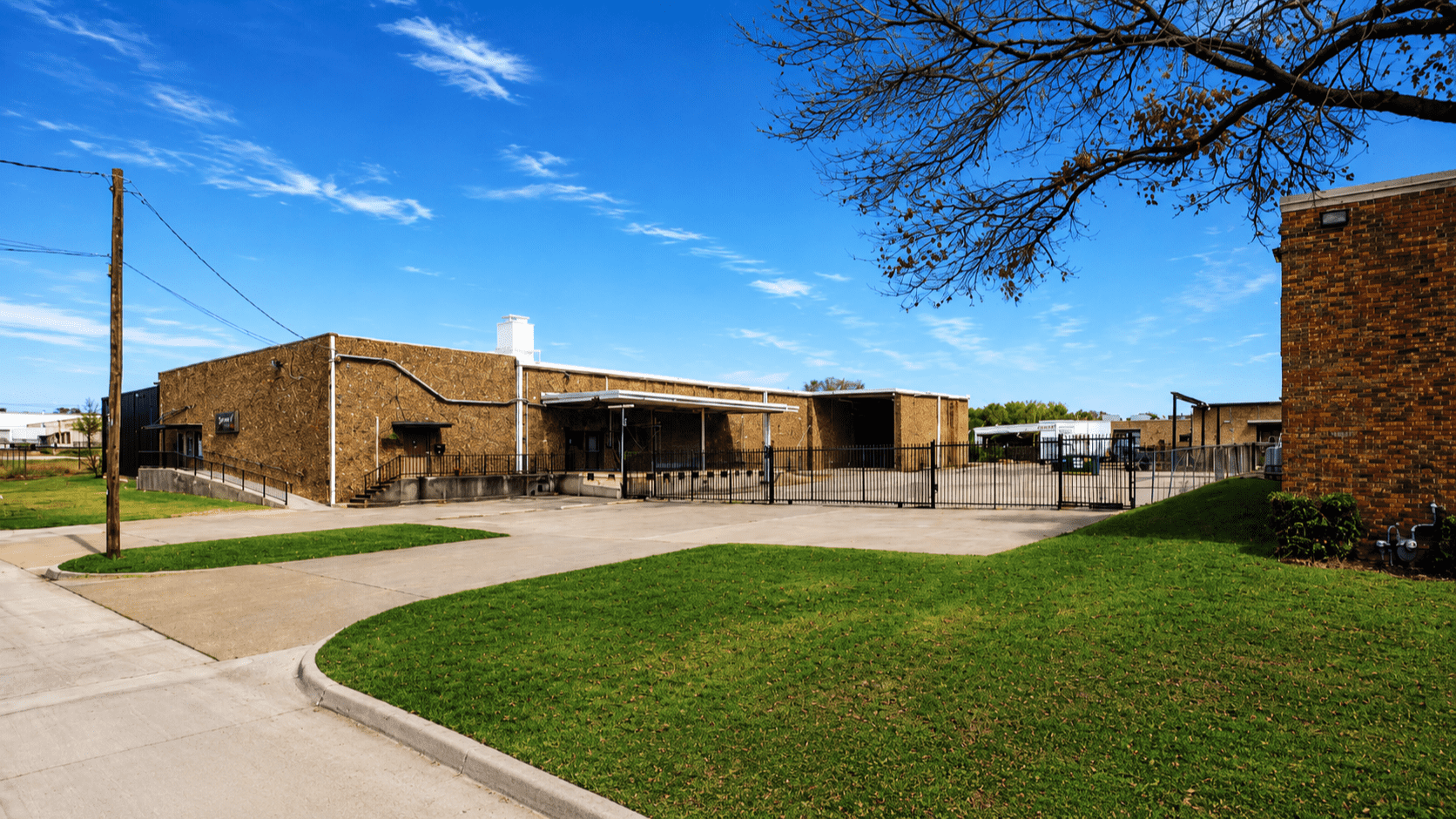 Industrial Property for Sale - 4529 Gold Rd, Dallas, Texas, 75237 (1)