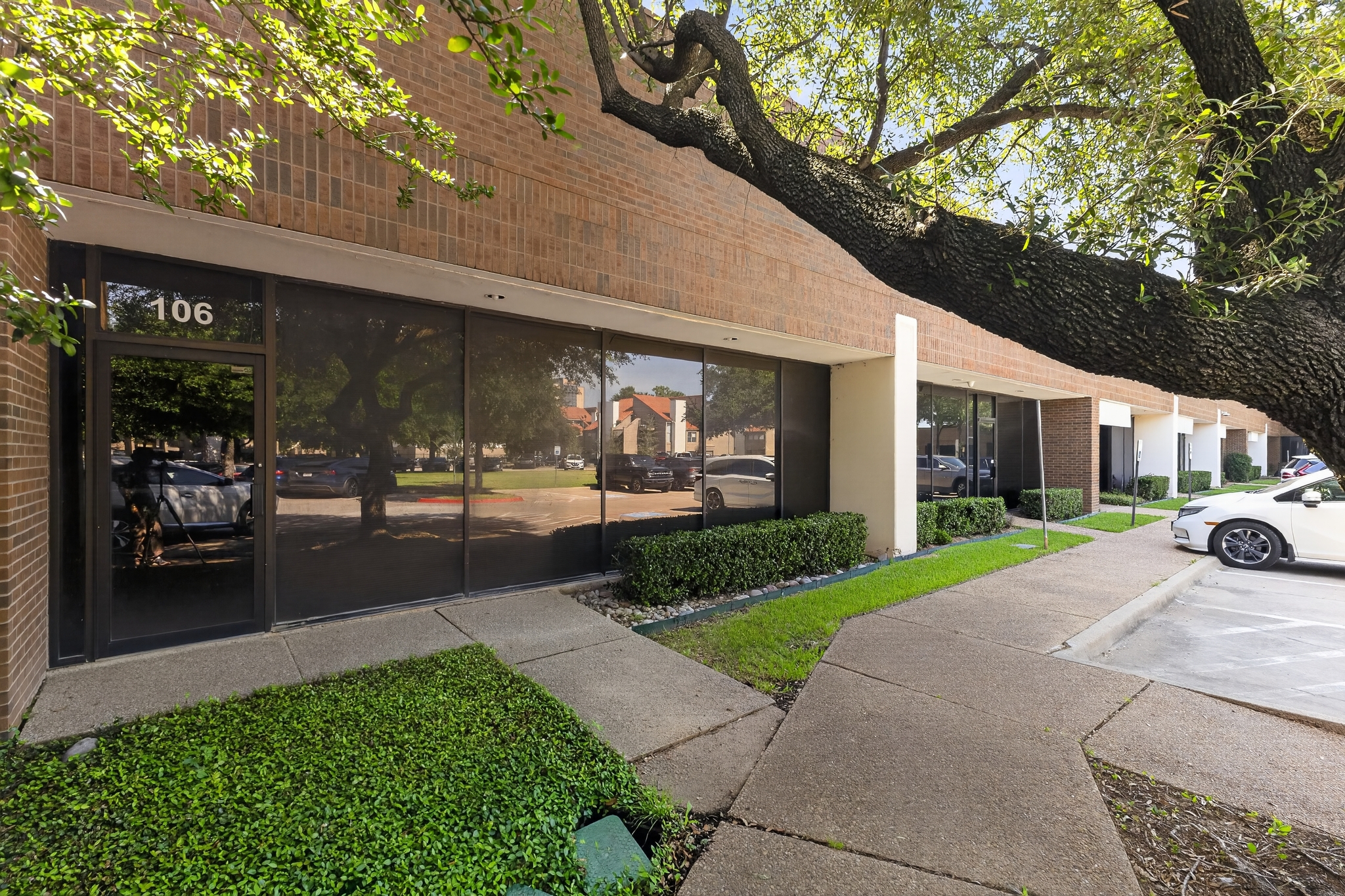 , image/jpeg - 11_7920_Elmbrook_Dr-Exterior-6099.jpg Industrial Property for Lease - 7920 Elmbrook Dr, Dallas, Texas, 75247-6900 (5)