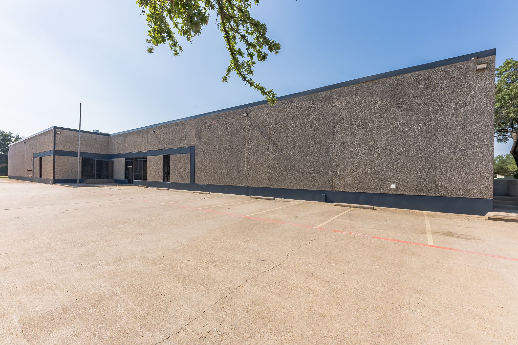 , image/jpeg - 3402_Century_Cir_Irving_TX_75062_USA-Others-DSC02235.jpg Industrial Property for Lease - 3402 Century Cir, Irving, Texas, 75062 (2)