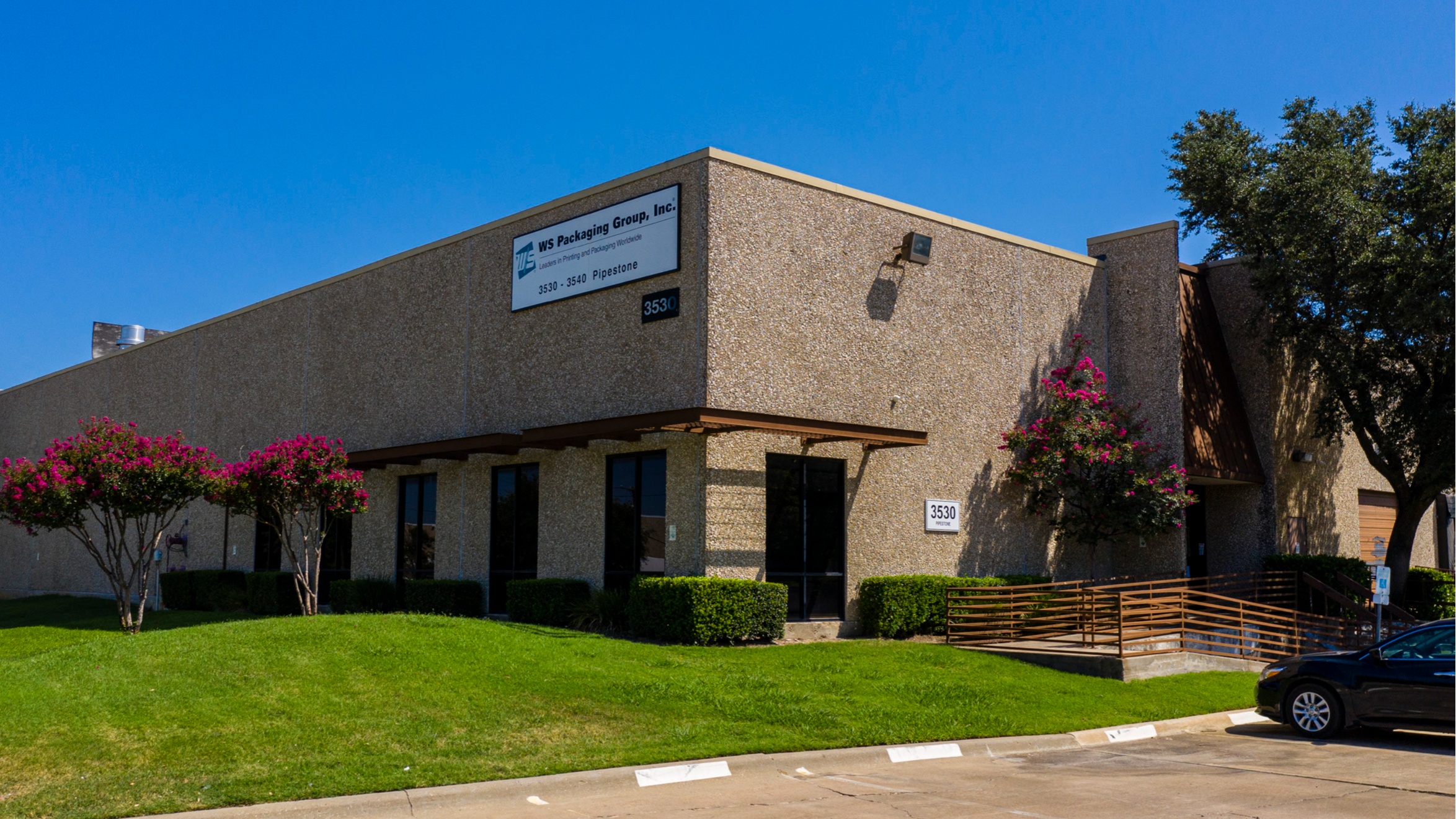Industrial Property for Lease - 3530-3540 Pipestone Rd, Dallas, Texas, 75212 (1)