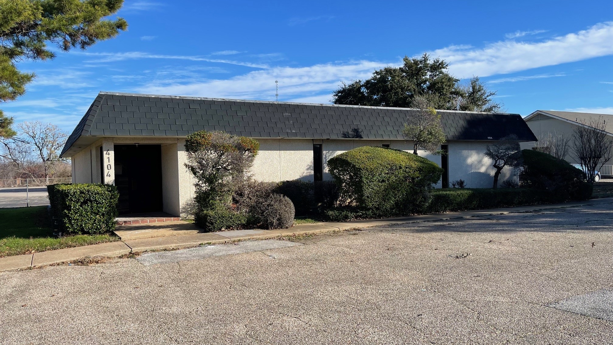 Office Building for Sale - 4104 Frawley Dr, North Richland Hills, TX, 76180