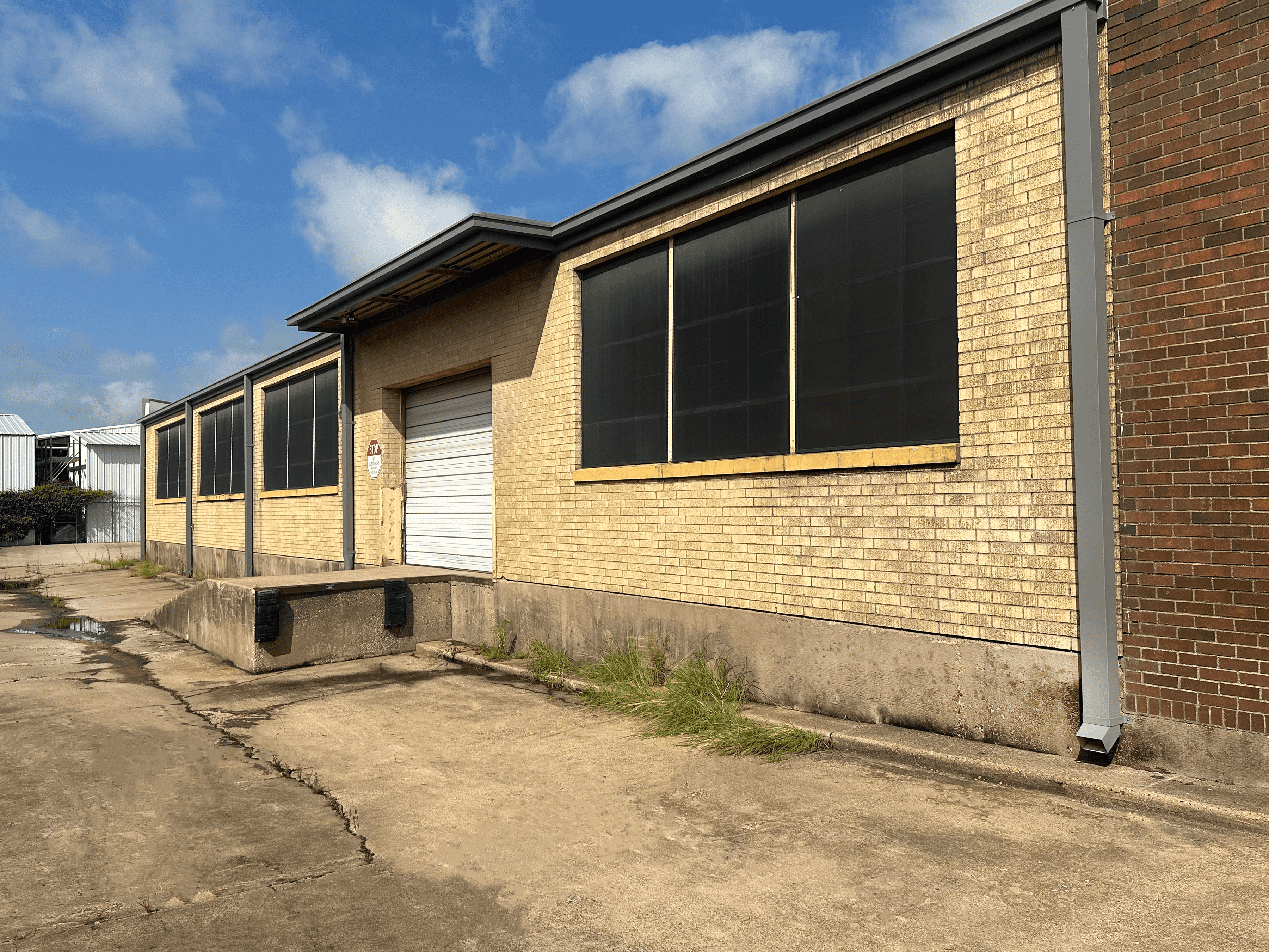 Industrial Property for Lease - 8303 Sovereign Row, Dallas, Texas, 75247 (2)