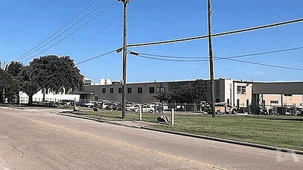 Industrial Building for Sale - 1925 Country Club Dr, Carrollton, TX, 75006-5851