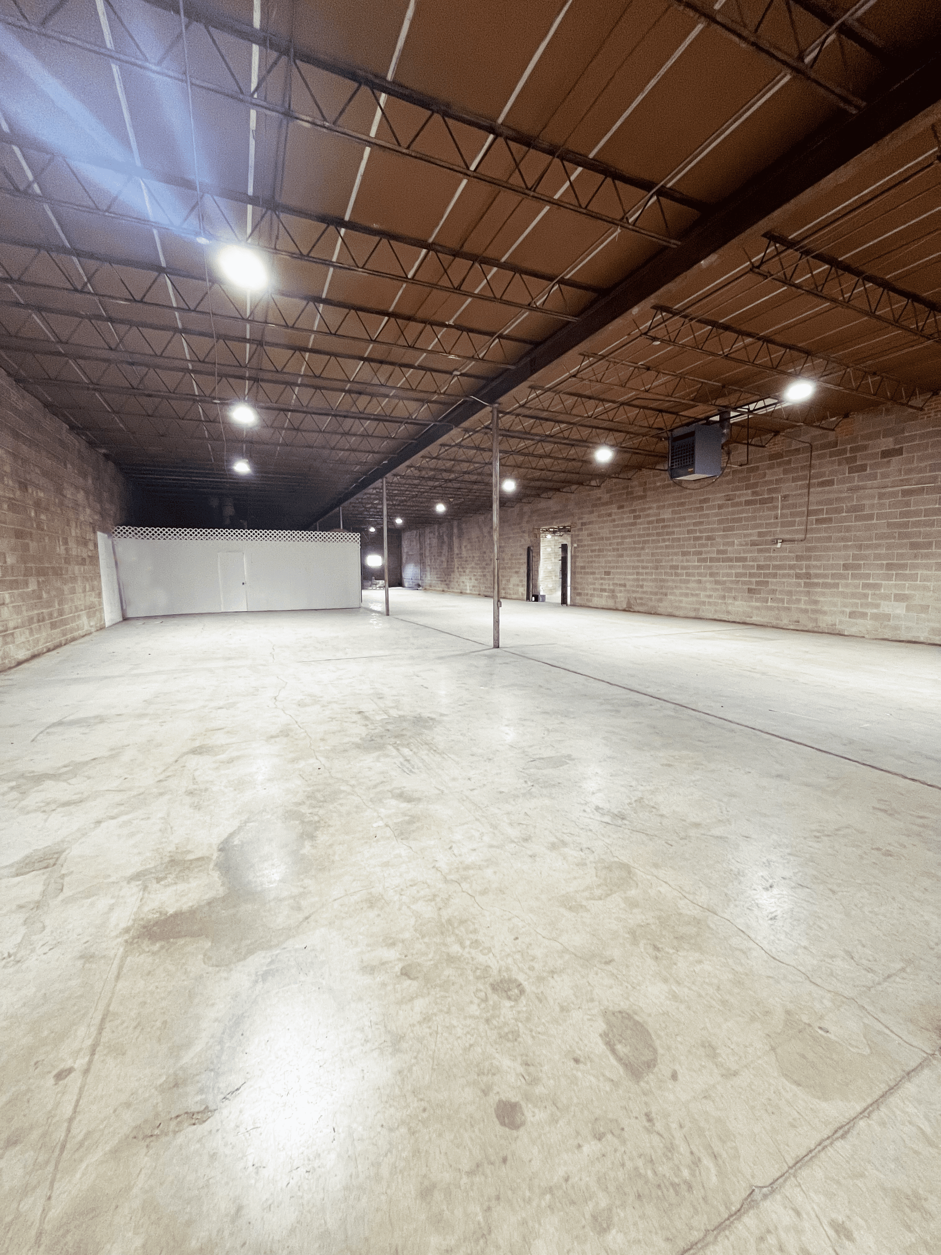 Industrial Property for Lease - 1317-1323 Medical District Dr, Dallas, Texas, 75207-2305 (2)