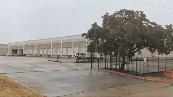Industrial Space for Lease - 901-917 Parkway Dr, Grand Prairie, TX, 75051, Suite 917