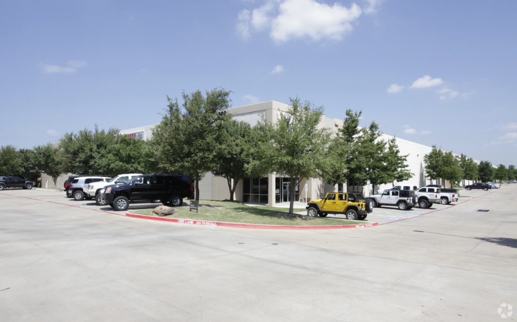  for Lease - 800 W Sandy Lake Rd, Coppell, Texas, 75019 (1)