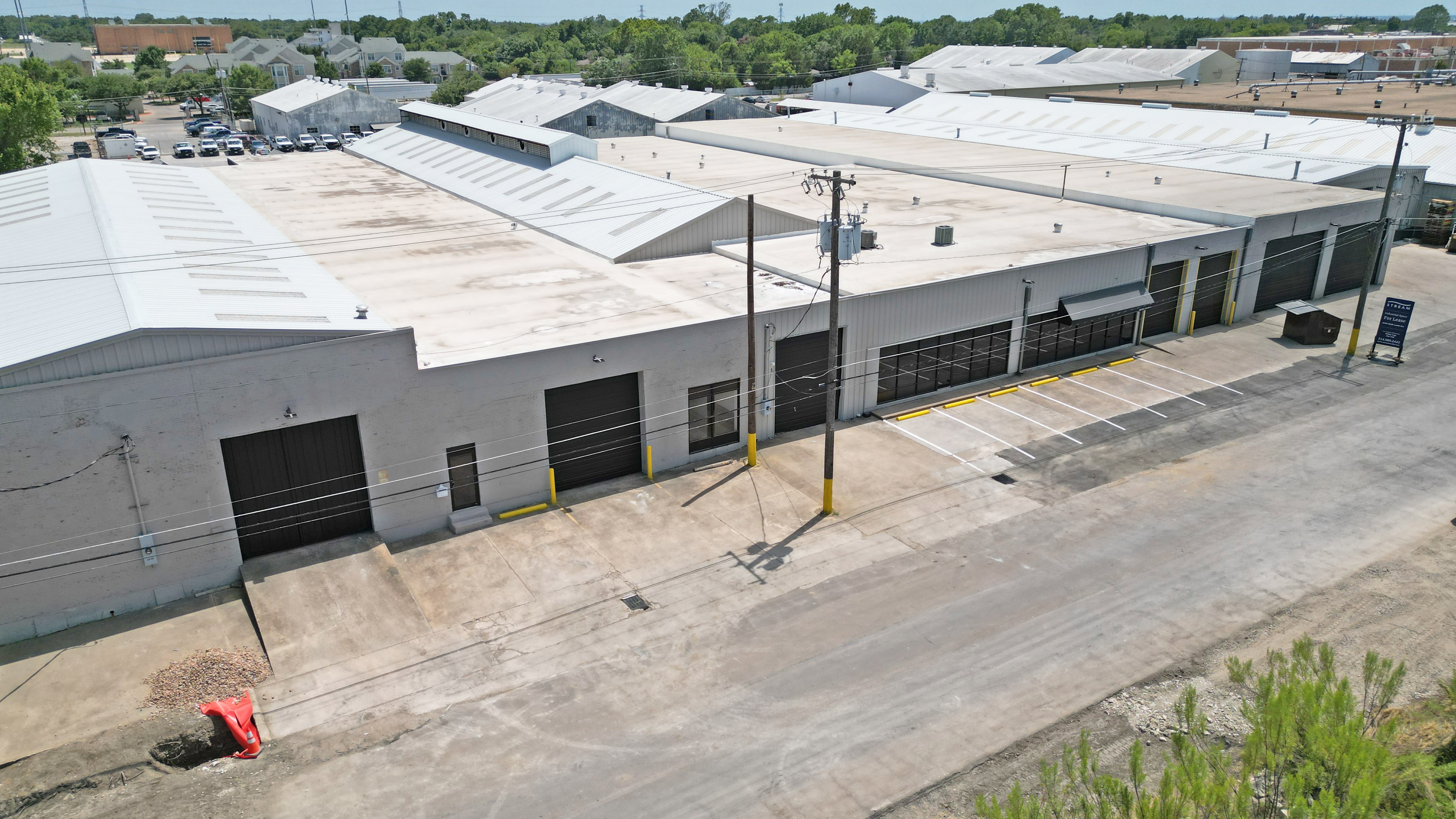 8230 Lovett Ave, Exterior Building Photo - undefined Industrial Property for Lease - 8230-8238 Lovett Ave, Dallas, Texas, 75227-4230 (2)
