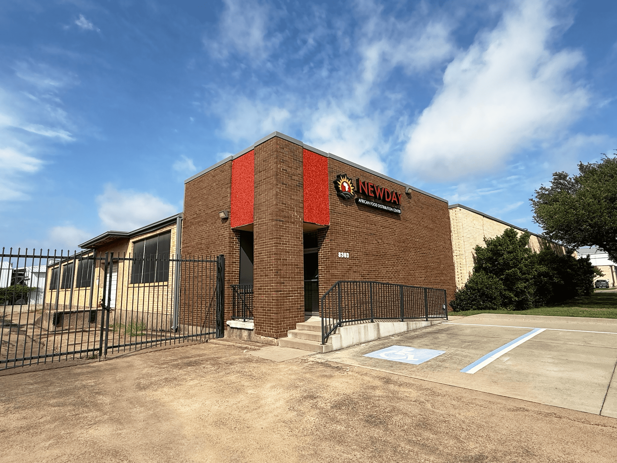 Industrial Space for Lease - 8303 Sovereign Row, Dallas, TX, 75247